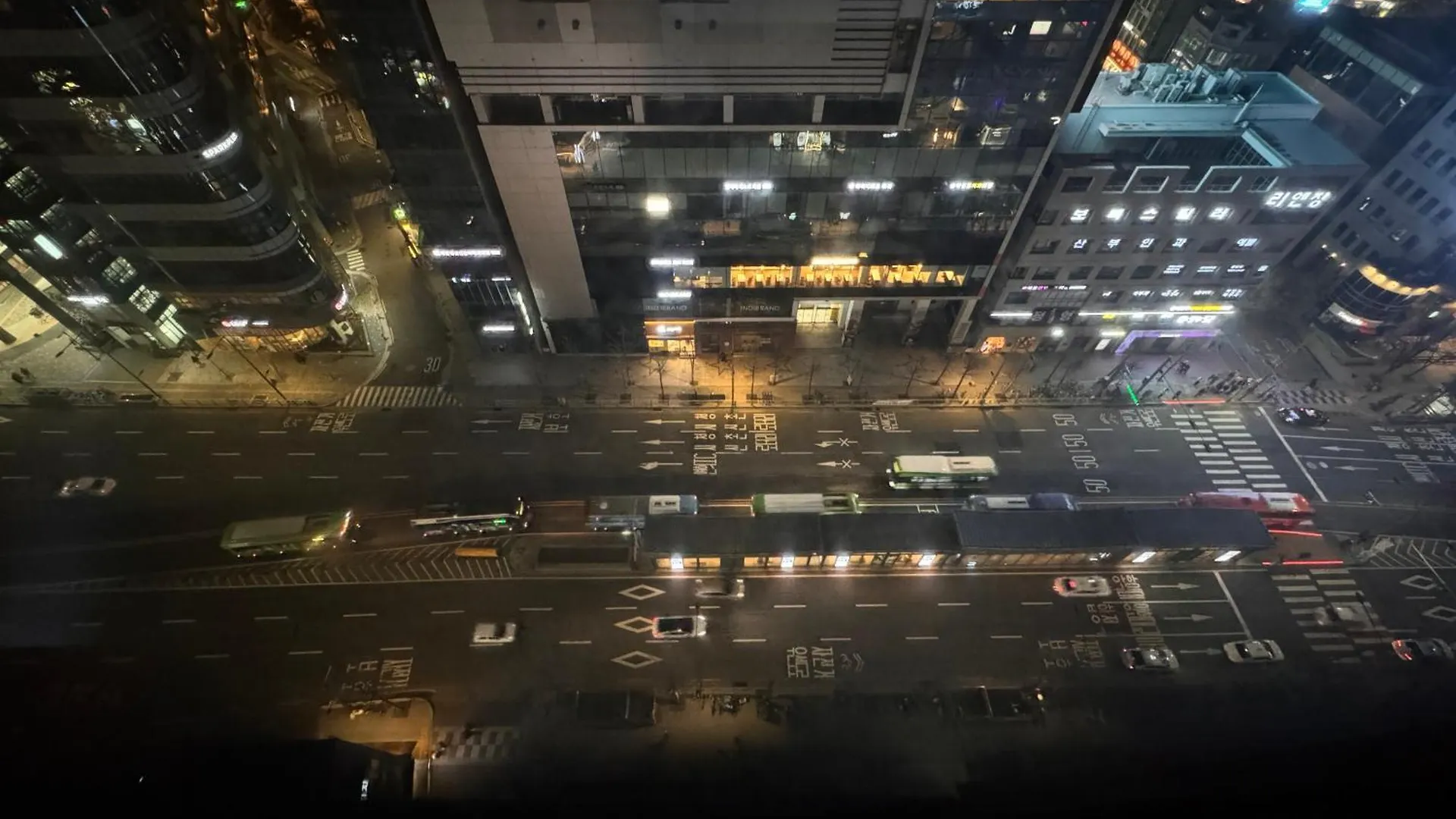 Апартаменты Hongdae Station, Exit 2 Сеул