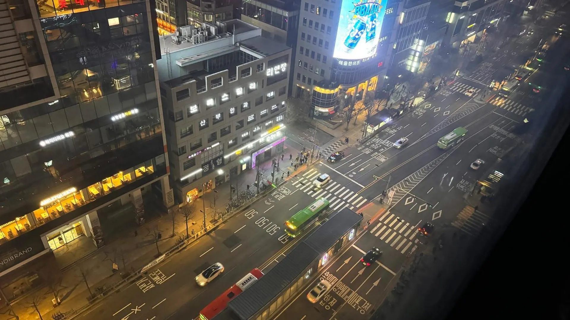 Апартаменты Hongdae Station, Exit 2 Сеул Южная Корея