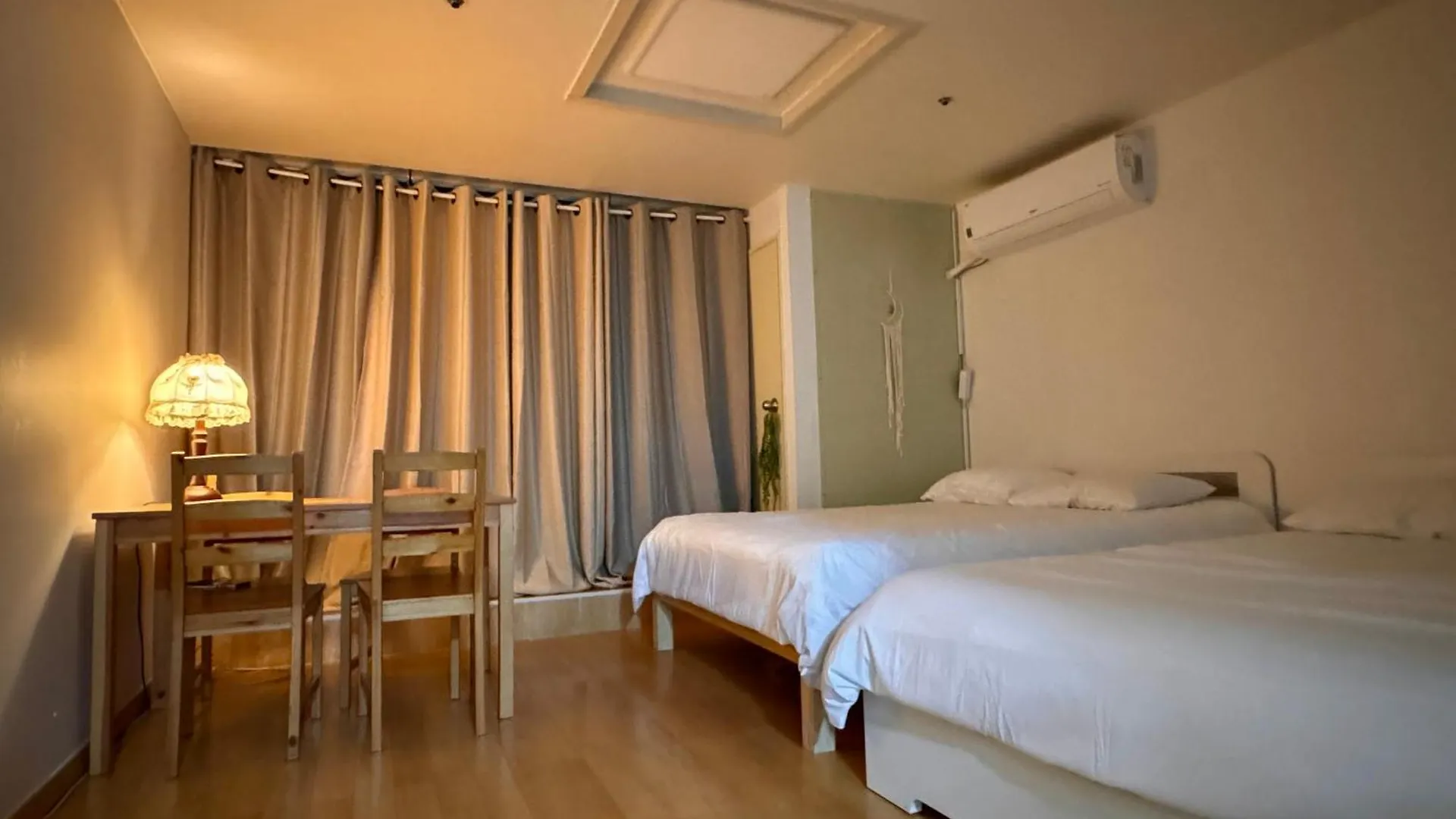 Hongdae Station, Exit 2 Apartamento Seul
