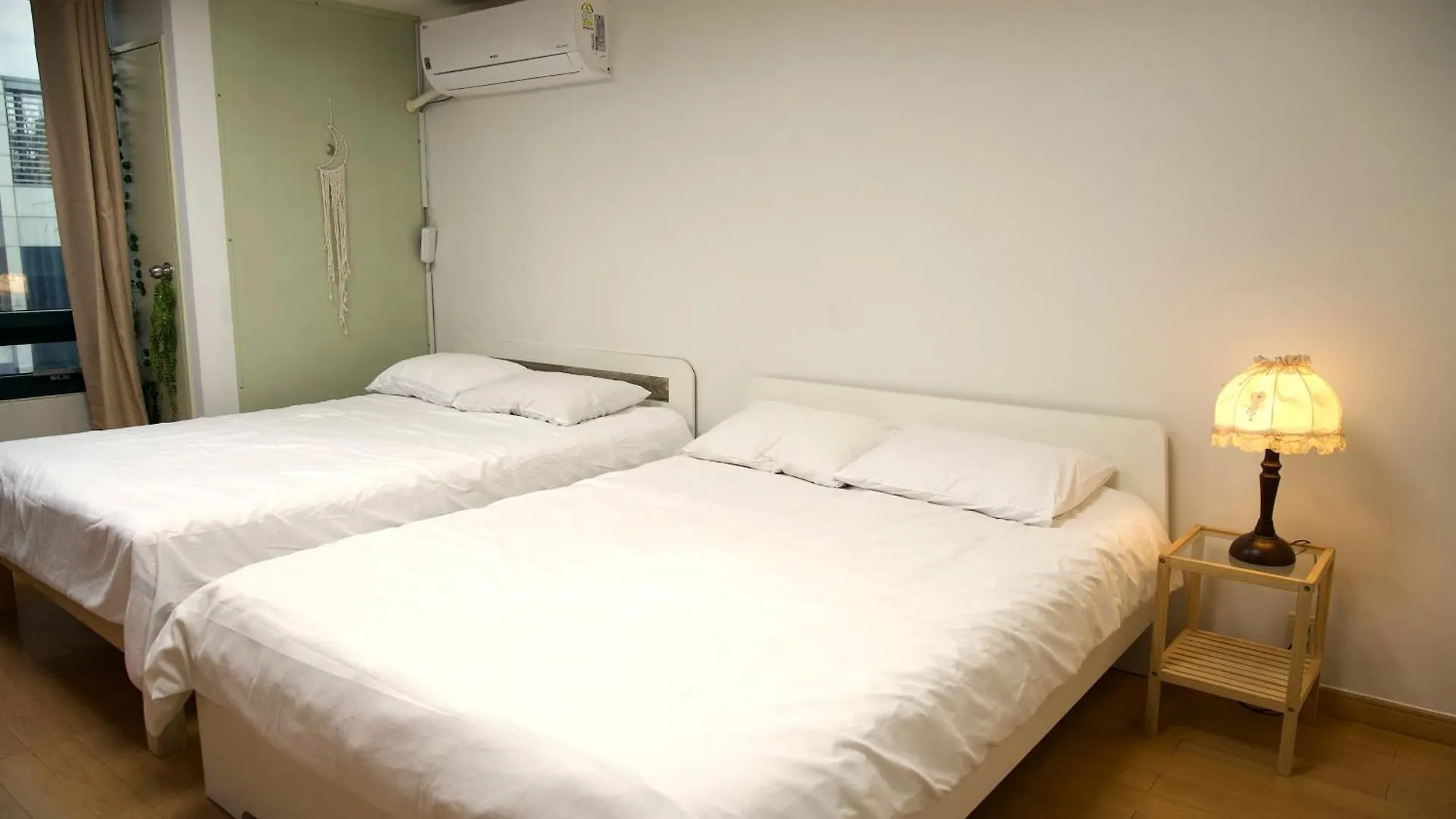 Hongdae Station, Exit 2 Apartamento Seul